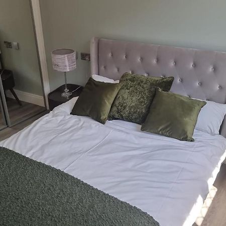 Jasmin Apartments - Luxury 1 & 2 Bedroom Units With Free Parking Bushey Exterior photo