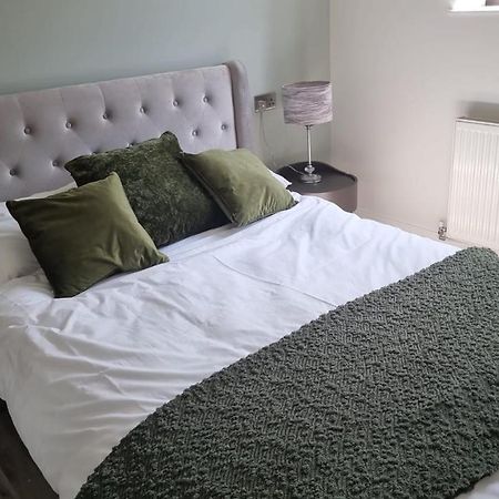 Jasmin Apartments - Luxury 1 & 2 Bedroom Units With Free Parking Bushey Exterior photo