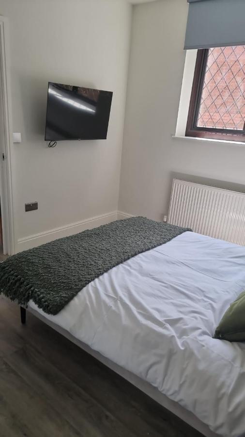 Jasmin Apartments - Luxury 1 & 2 Bedroom Units With Free Parking Bushey Exterior photo