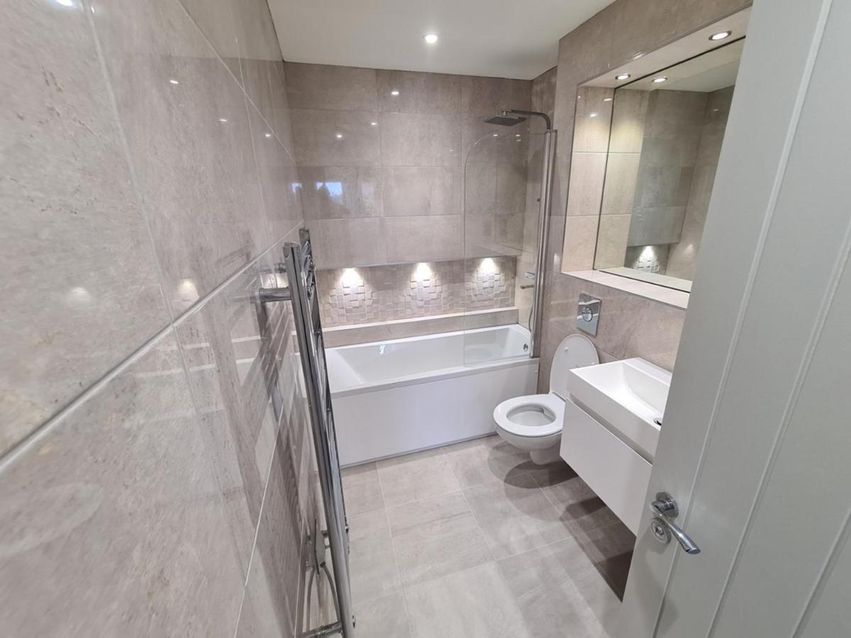 Jasmin Apartments - Luxury 1 & 2 Bedroom Units With Free Parking Bushey Exterior photo